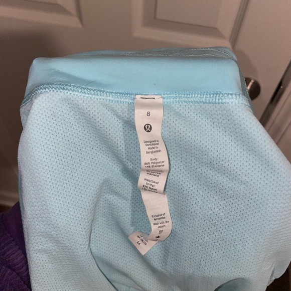 Lululemon Find Your Pace Shorts - Picture 4 of 4